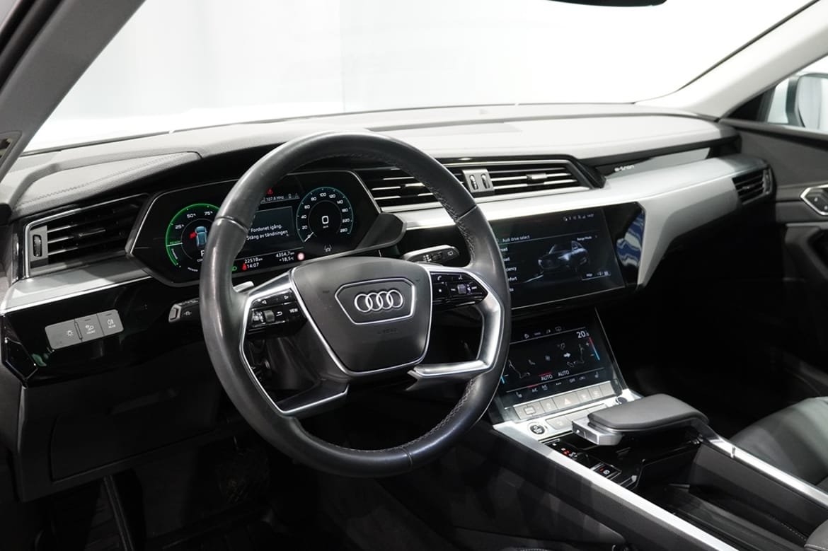 Audi Q8 55 e-tron Quattro - Pano / Luft 2024, photo 5/18