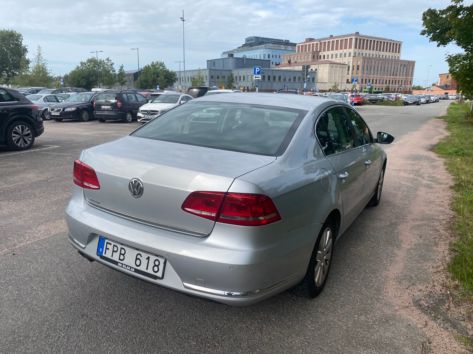 Volkswagen Passat 2012, bild 7/8