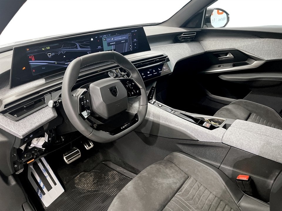 Peugeot 5008 GT Ultimate Hybrid 2025, bild 5/14
