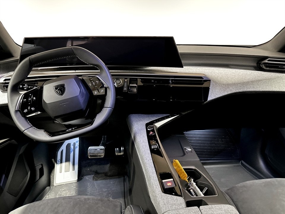 Peugeot 5008 GT Ultimate Hybrid 2025, bild 3/10