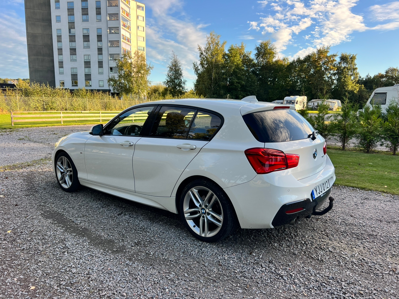 BMW 118 d 5-dörrars Steptronic 2017, kuva 2/6