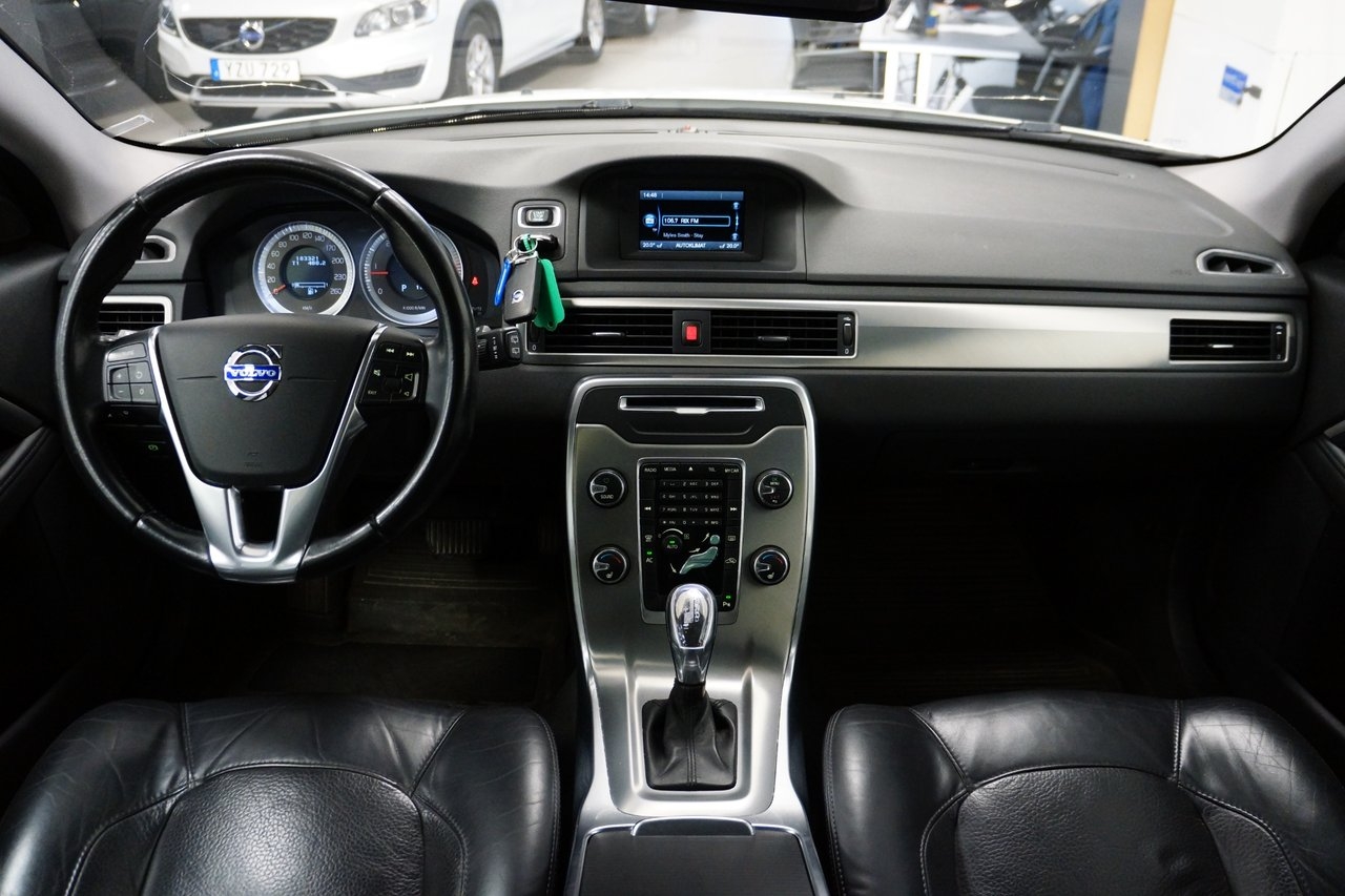 Volvo V70 D4 AWD GEARTRONIC MOMENTUM 2013, kuva 6/10