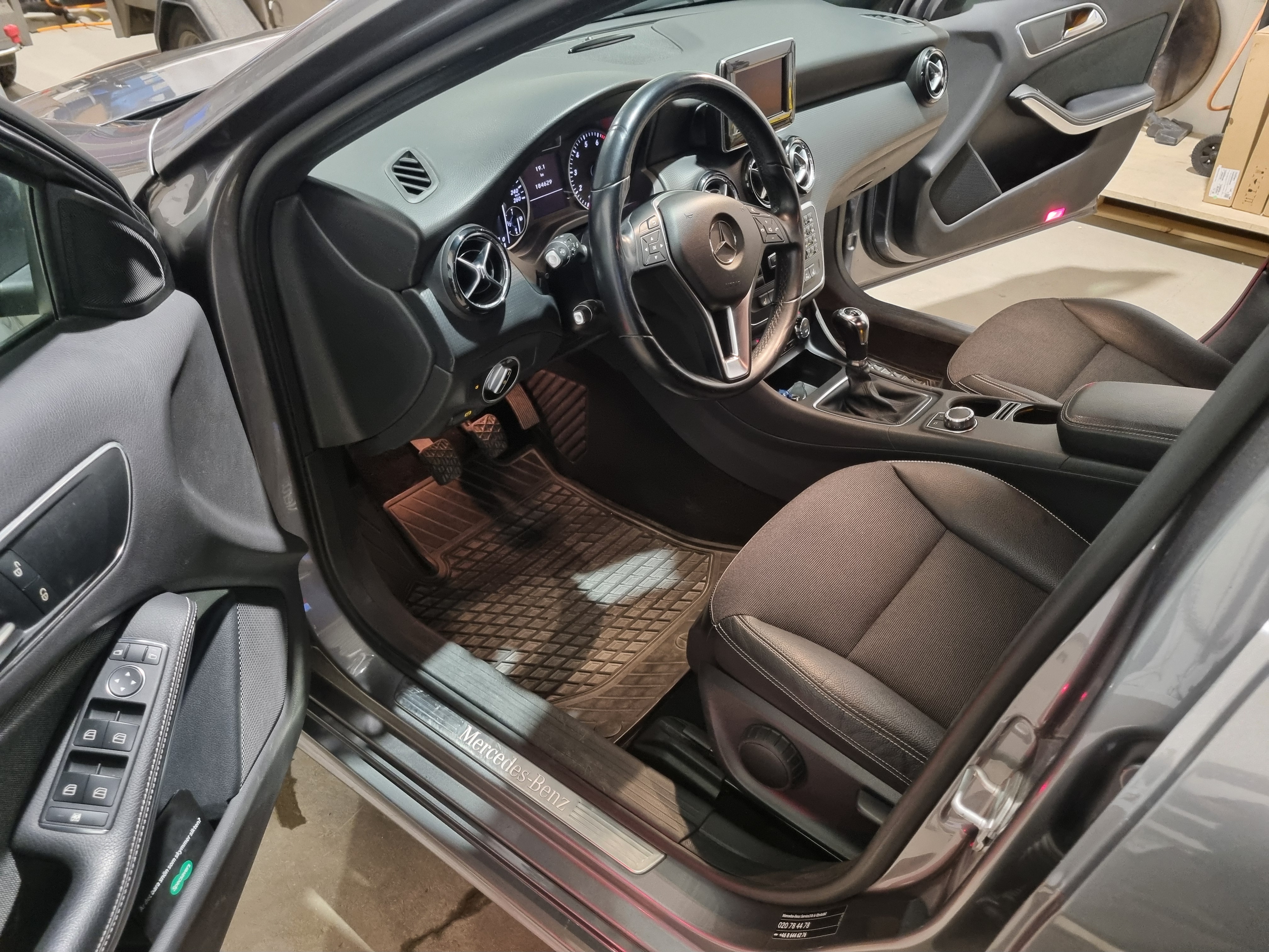 Mercedes-Benz A 180 Manuell 2013, bild 4/10