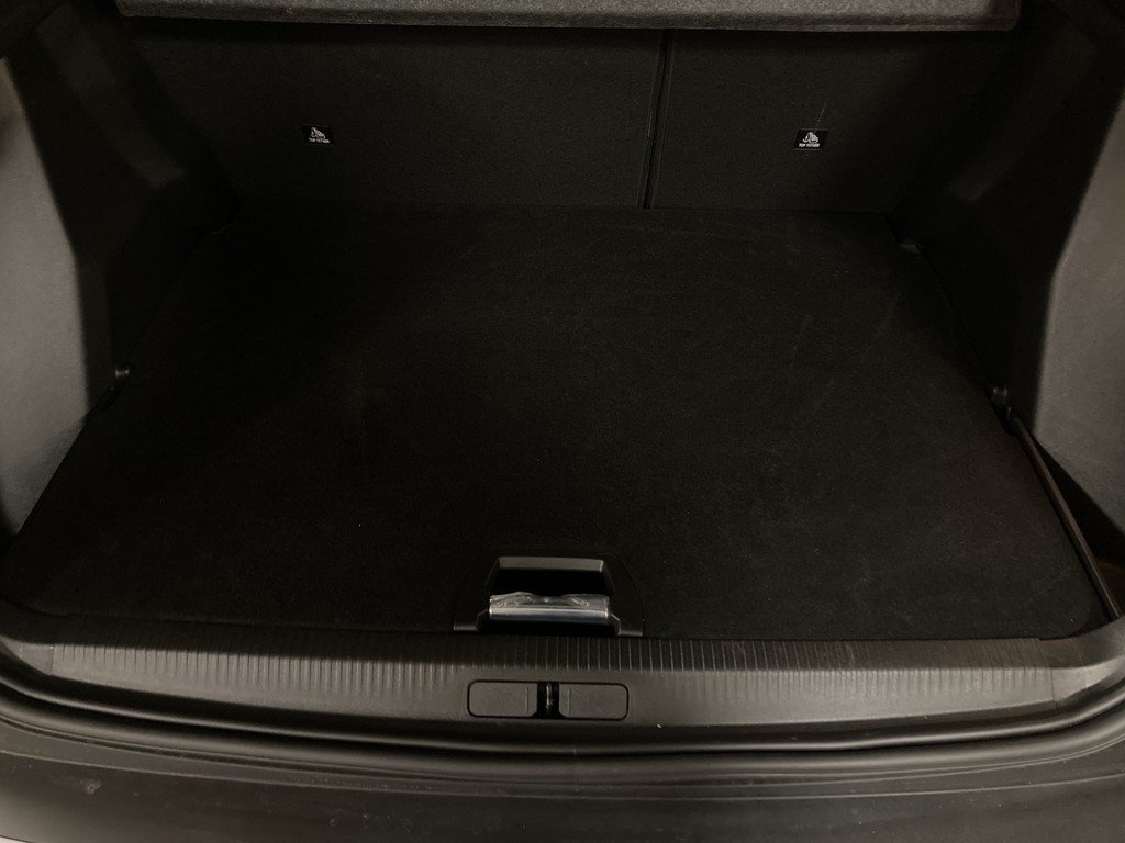 Peugeot e-2008 Allure 156hk Apple 2023, photo 7/7