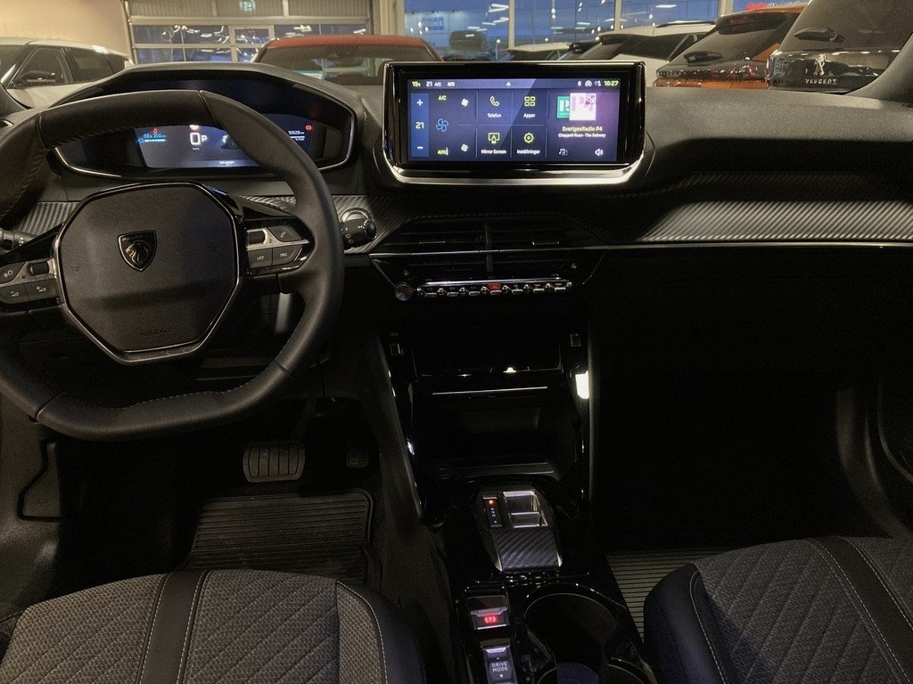 Peugeot e-2008 Allure 156hk Apple 2023, photo 6/7
