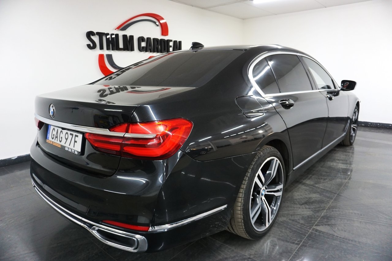 BMW 750 2017, photo 4/10