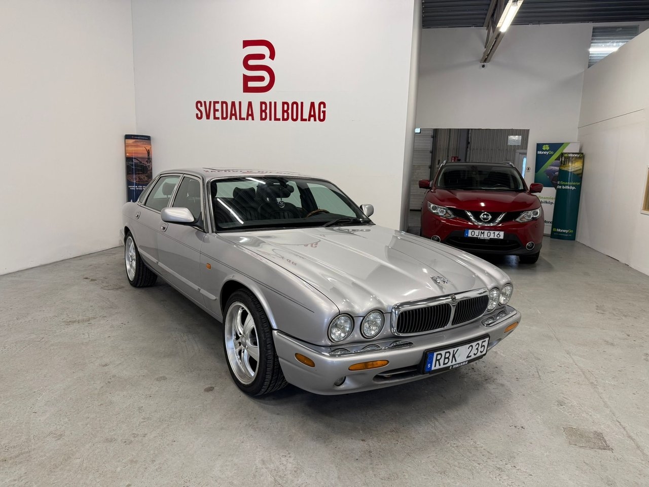 Jaguar XJ