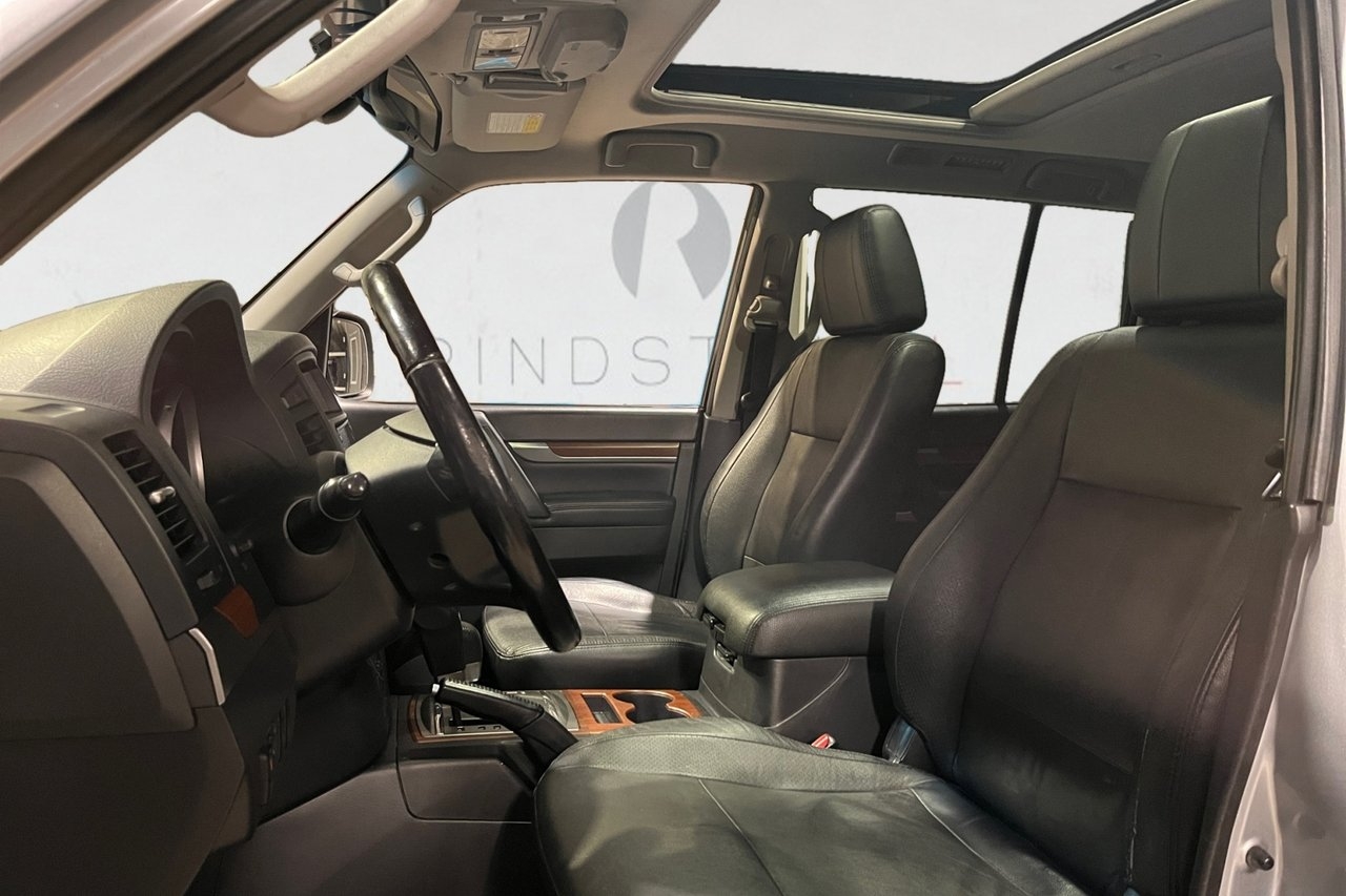 Mitsubishi Pajero 2012, photo 3/17