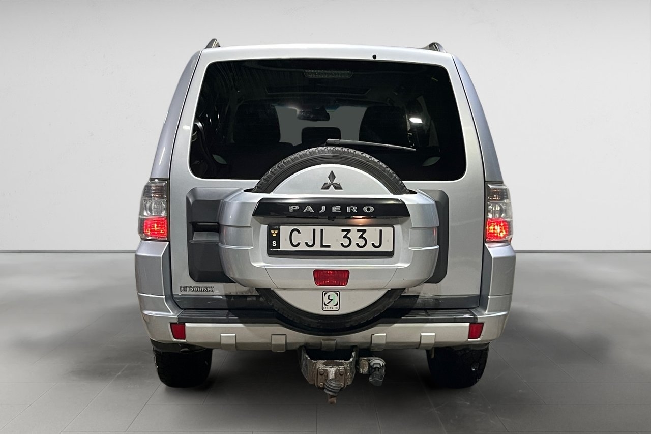 Mitsubishi Pajero 2012, photo 6/17