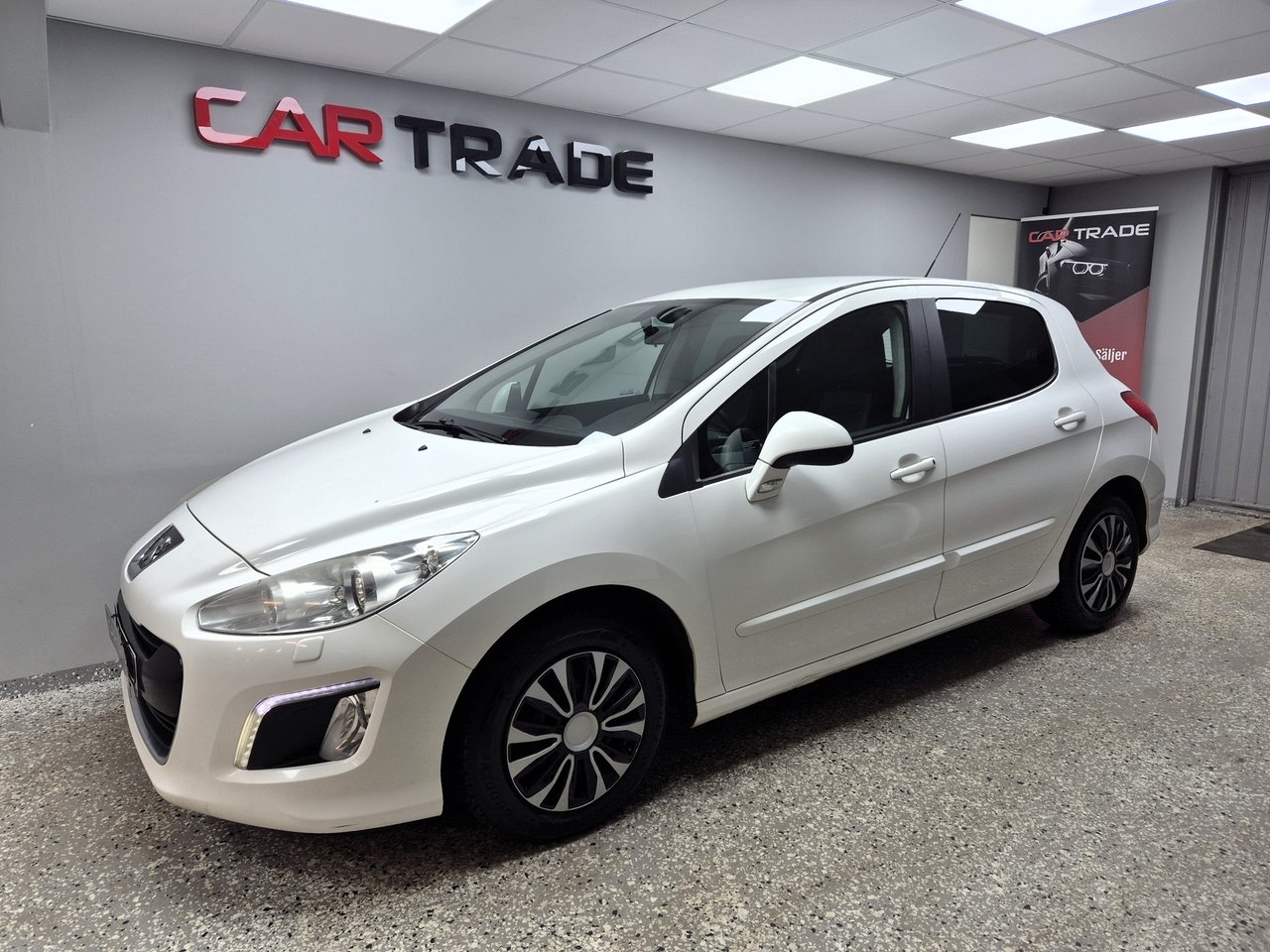 Peugeot 308 2011, bild 2/25