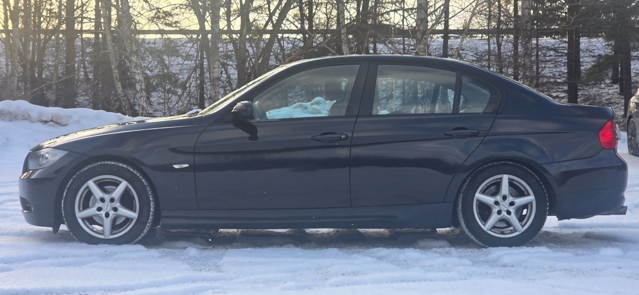 BMW 320 2009, bild 3/10