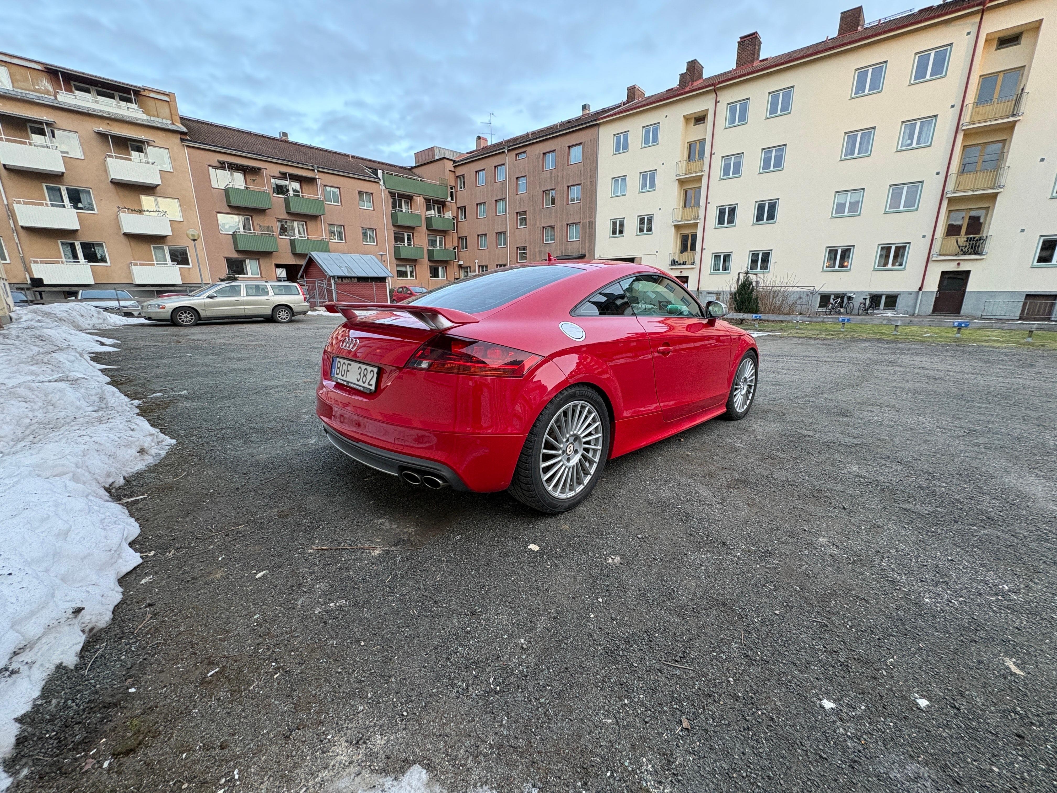Audi TTS Coupé 2.0 TFSI quattro Manuell 2011, photo 3/3
