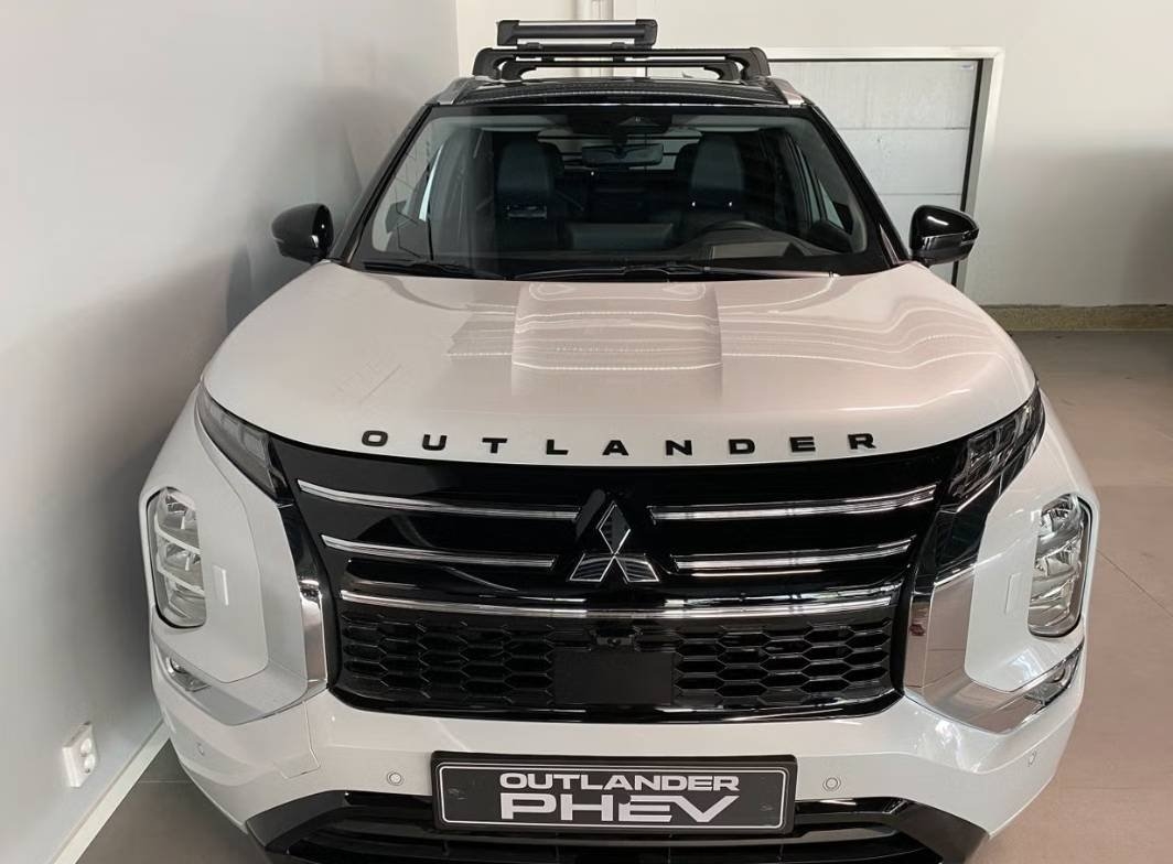 Mitsubishi Outlander Instyle PHEV 2026, bild 2/10
