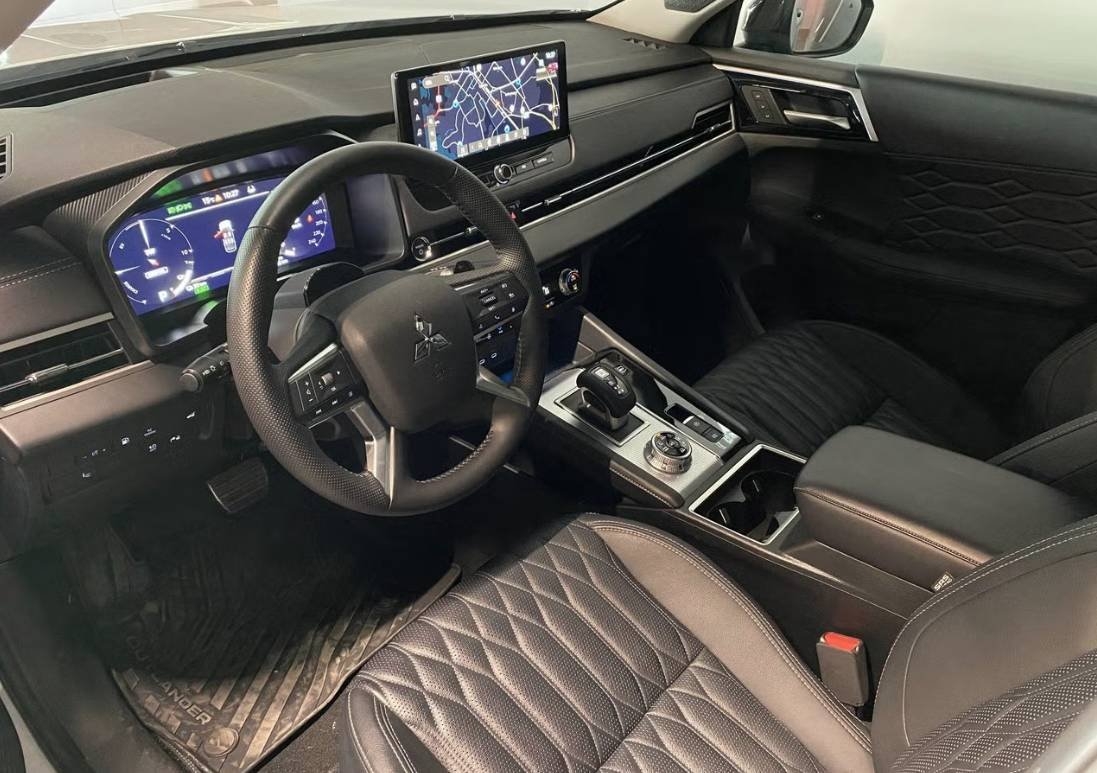 Mitsubishi Outlander Instyle PHEV 2026, bild 6/10