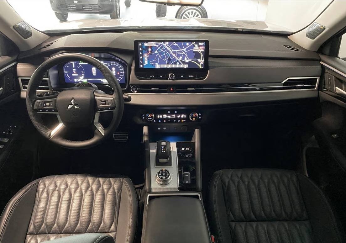 Mitsubishi Outlander Instyle PHEV 2026, bild 7/10