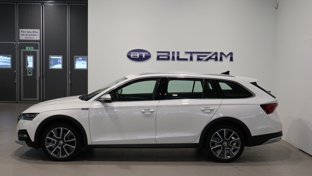 Skoda Octavia 2022, bild 2/10