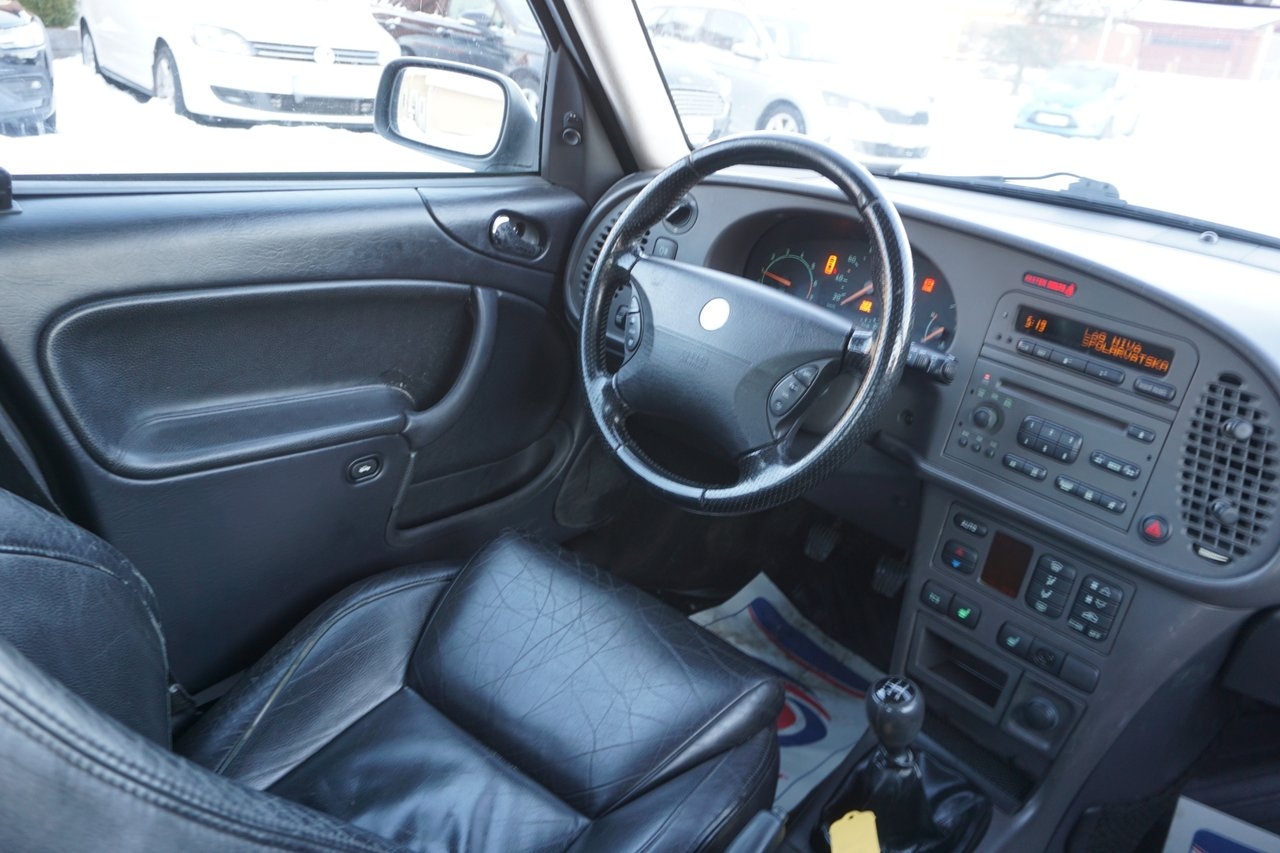 Saab 9-3 5-dörrar 2.0 Turbo Aero 2001, kuva 5/10