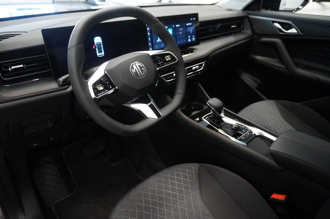 MG HS Comfort 1.5T AT 2025, bild 2/12
