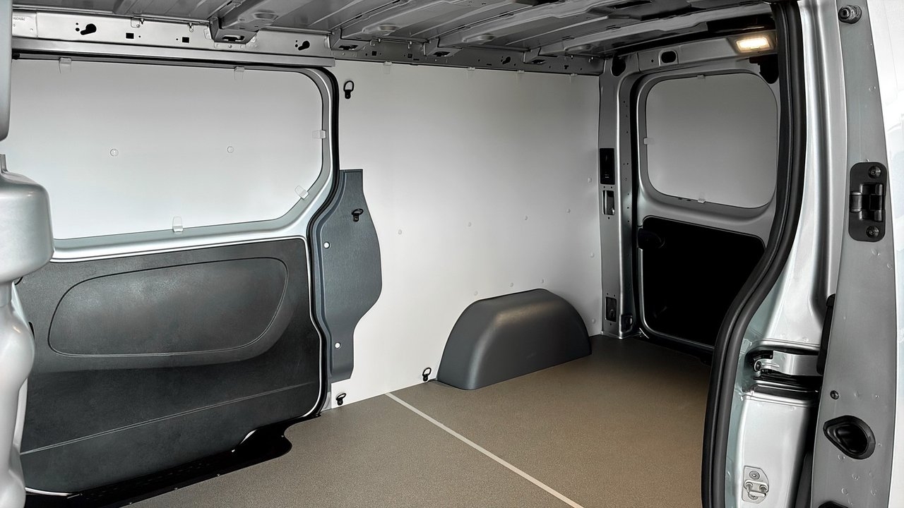Nissan Primastar L2H1 Tekna dCi130 MT6 2025, bild 5/10