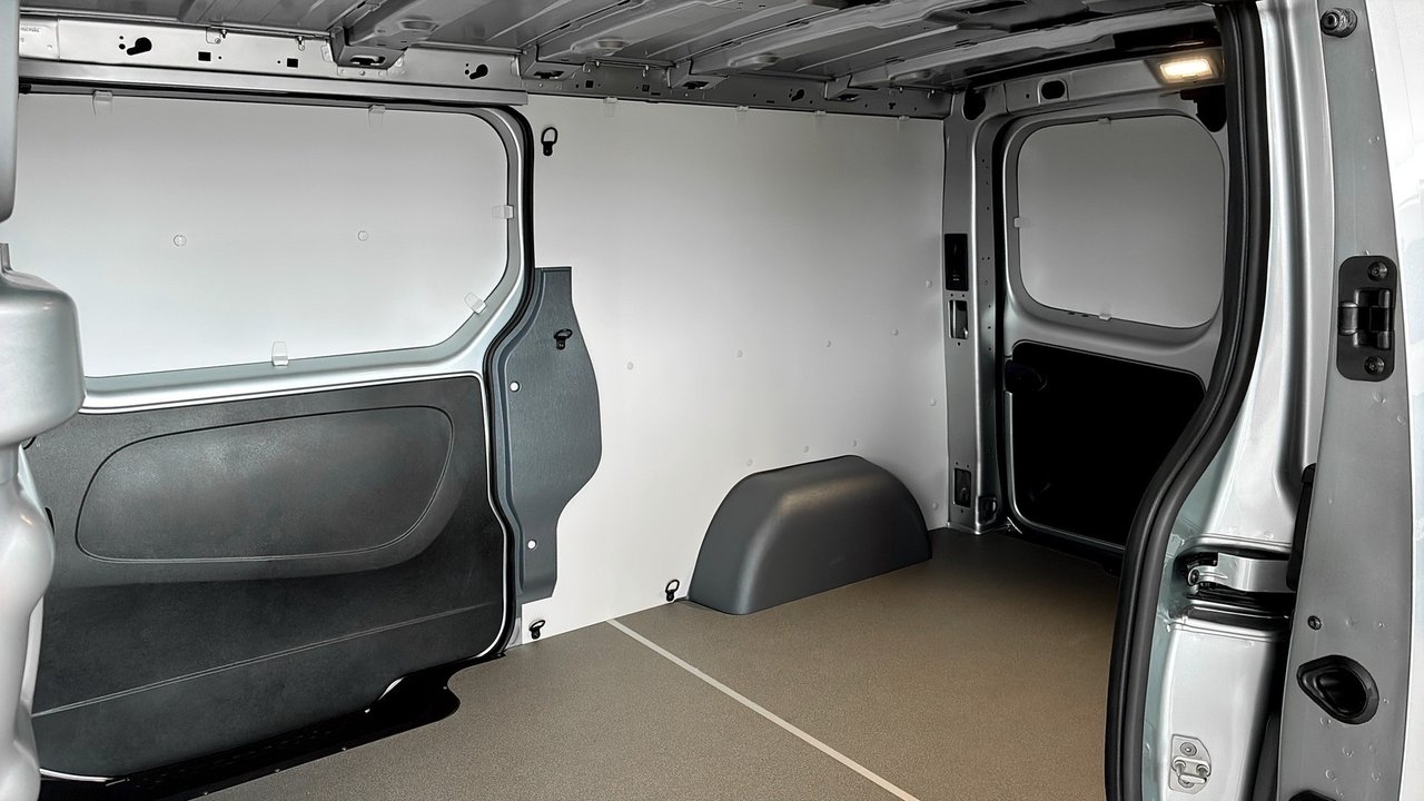 Nissan Primastar L2 H1 Tekna dCi130 MT6 2025, bild 7/10