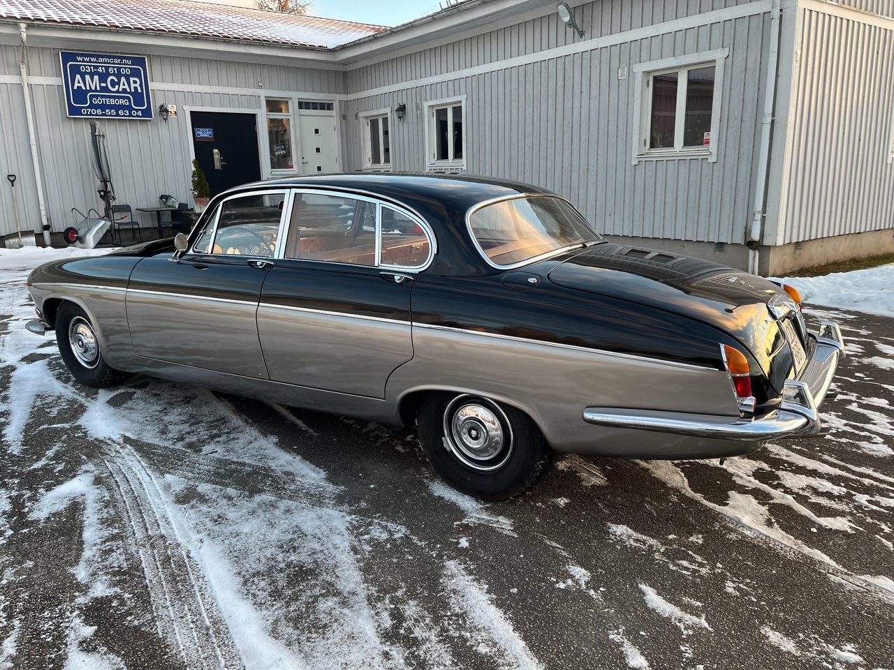 Jaguar 420