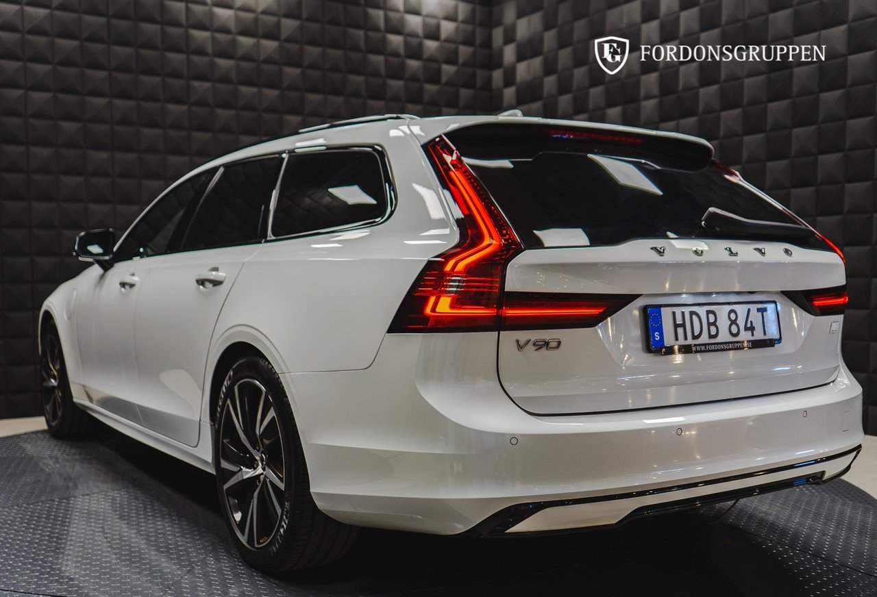 Volvo V90 Recharge T8 AWD Plus Dark 2023, kuva 7/10