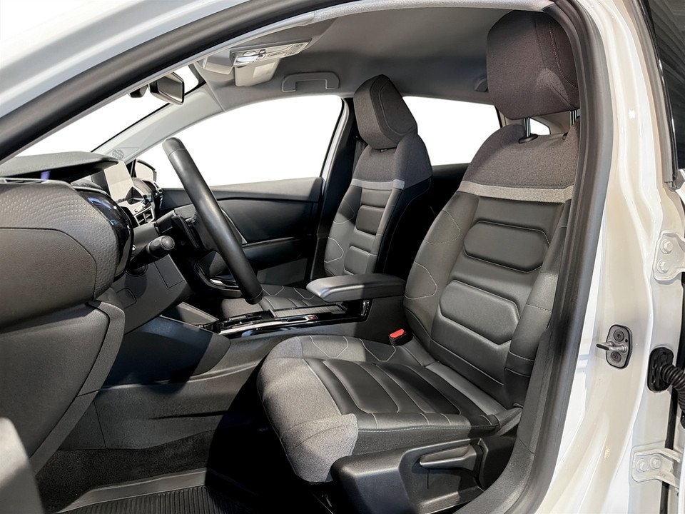 Citroen C4 X Shine 1.2 PT 130hk Aut 2023, bild 4/15
