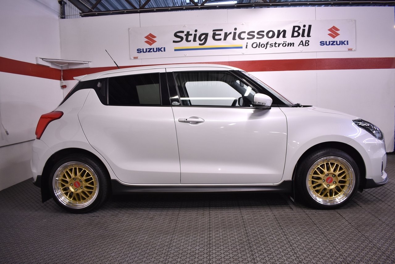 Suzuki Swift Sport 1.4 T Hybrid 2024, bild 2/23