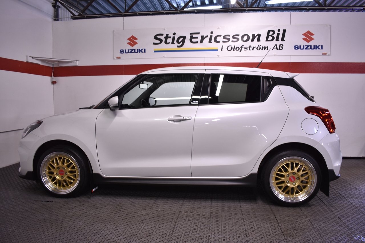 Suzuki Swift Sport 1.4 T Hybrid 2024, bild 4/23