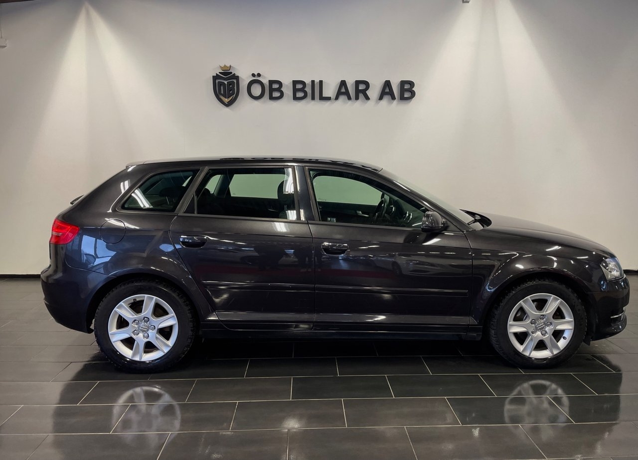 Audi A3 2013, photo 2/5