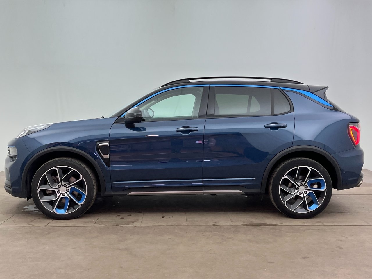 Lynk & Co 01 PHEV DCT 2021, bild 3/27
