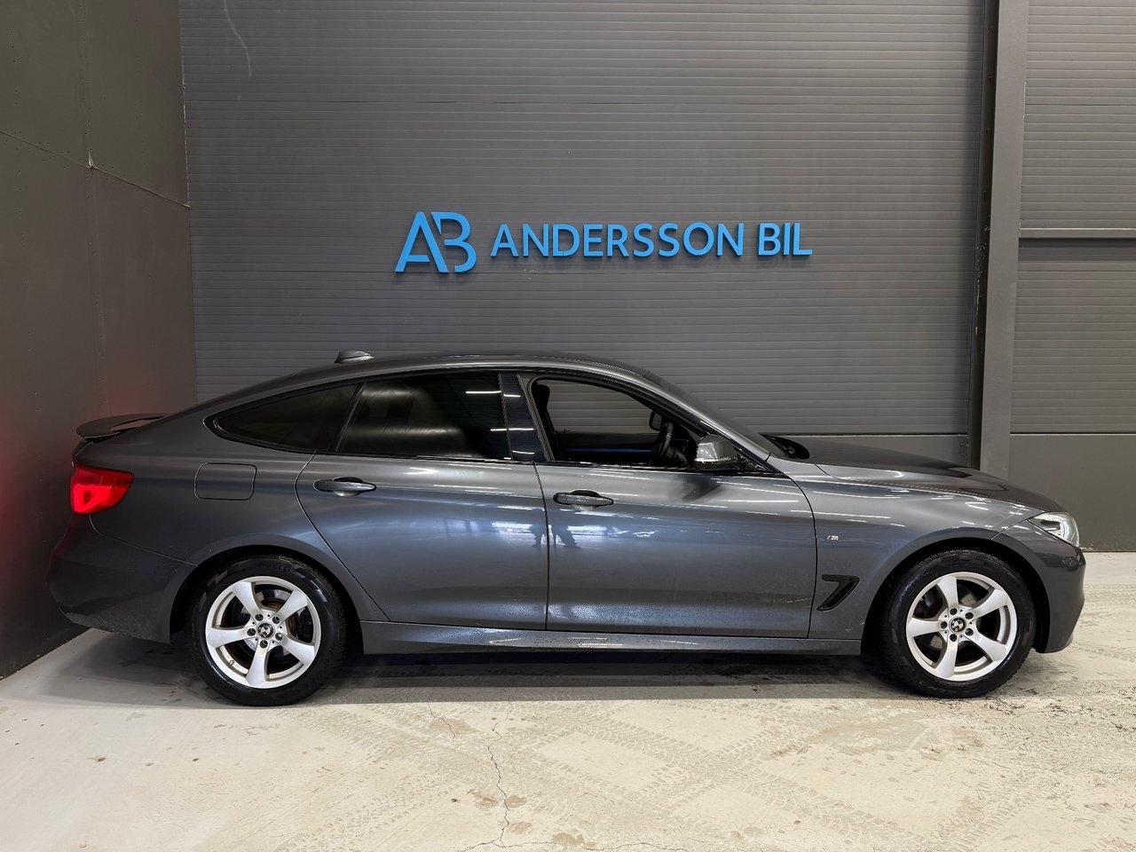 BMW 320 2017, bild 5/10