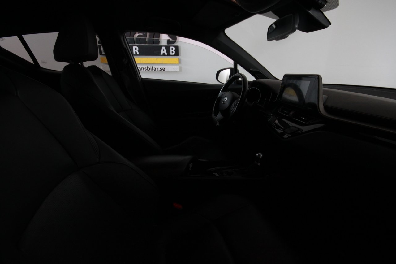Toyota C-HR Hybrid CVT Executive 2019, kuva 3/5