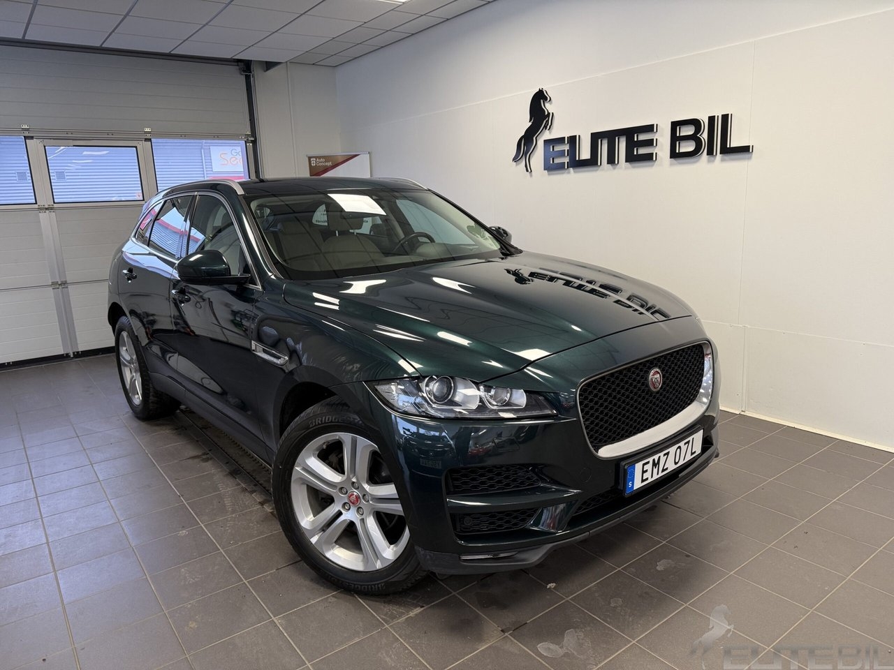 Jaguar F-Pace