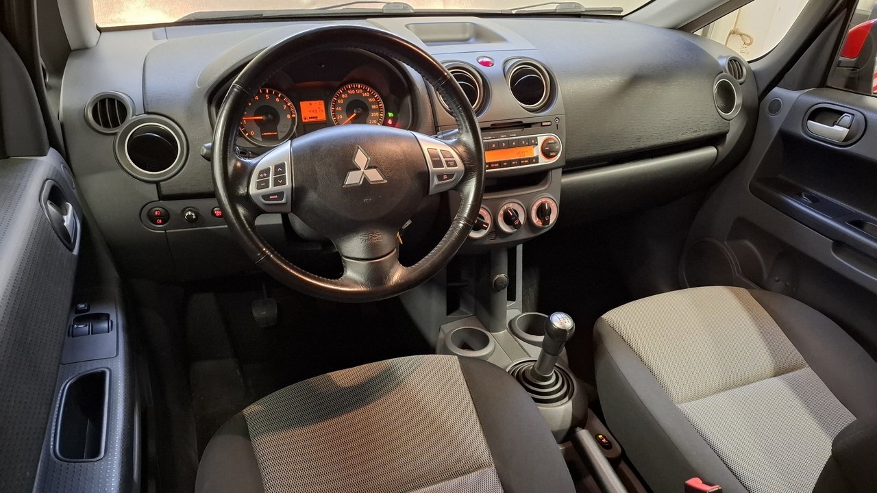 Mitsubishi Colt 1.3(95hk) 2012, bild 2/22