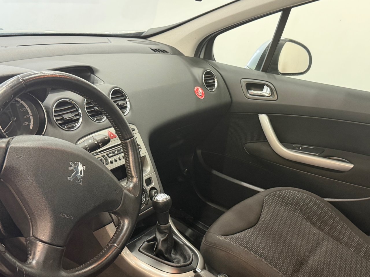 Peugeot 308 SW 2.0 Bioflex 2009, bild 6/7