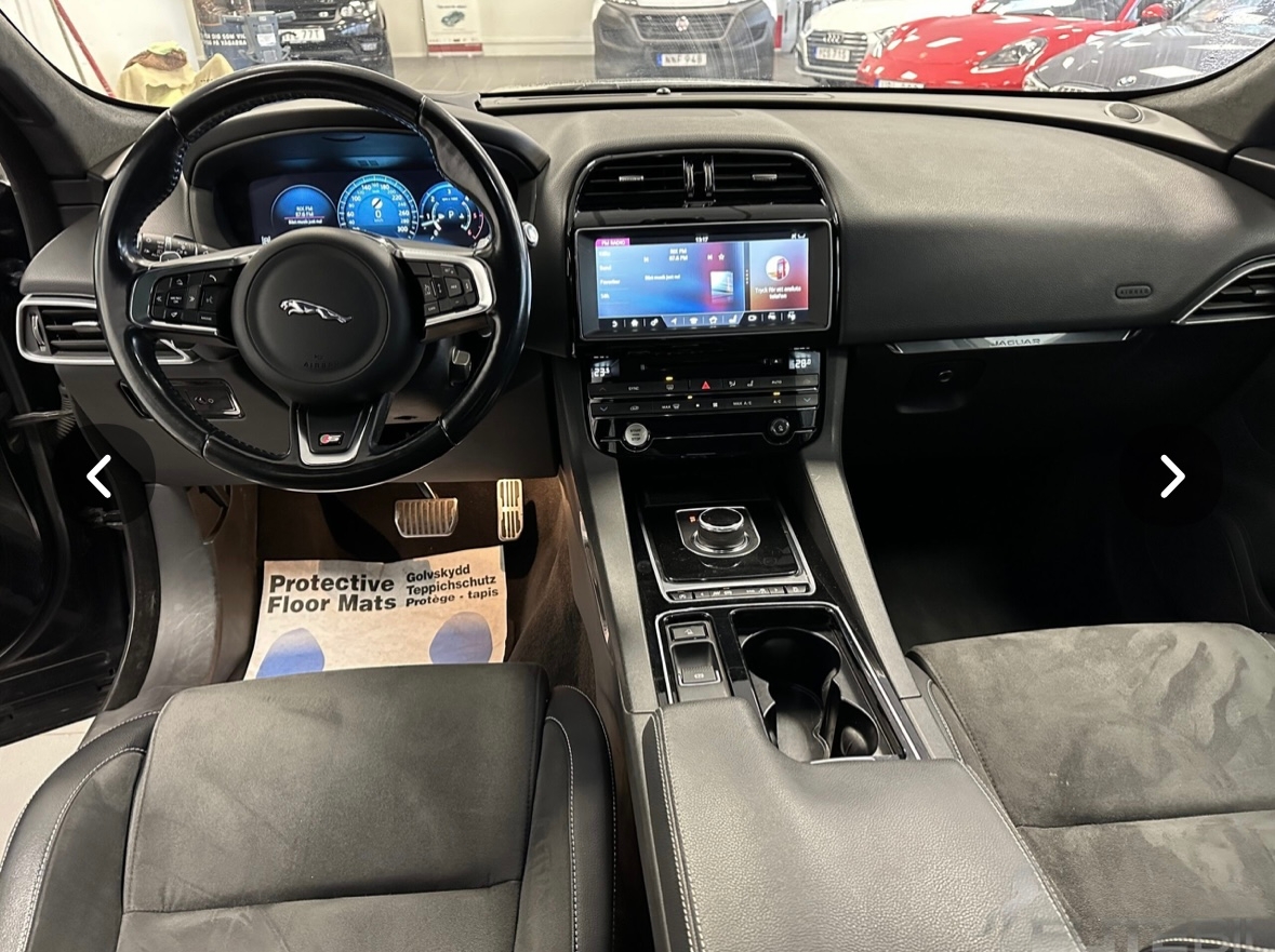 Jaguar F-Pace 30d AWD Automatisk 2017, bild 4/6