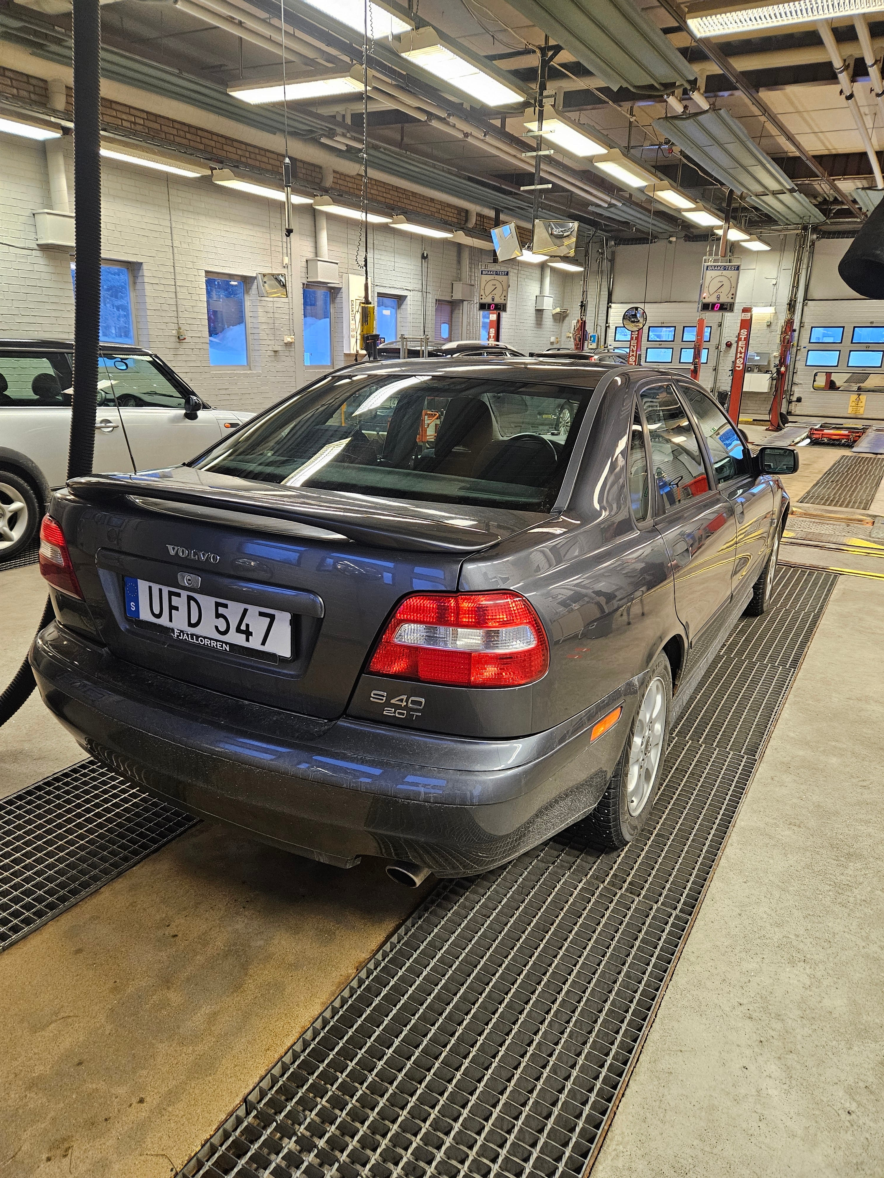 Volvo S40 2,0T 2004, kuva 3/4