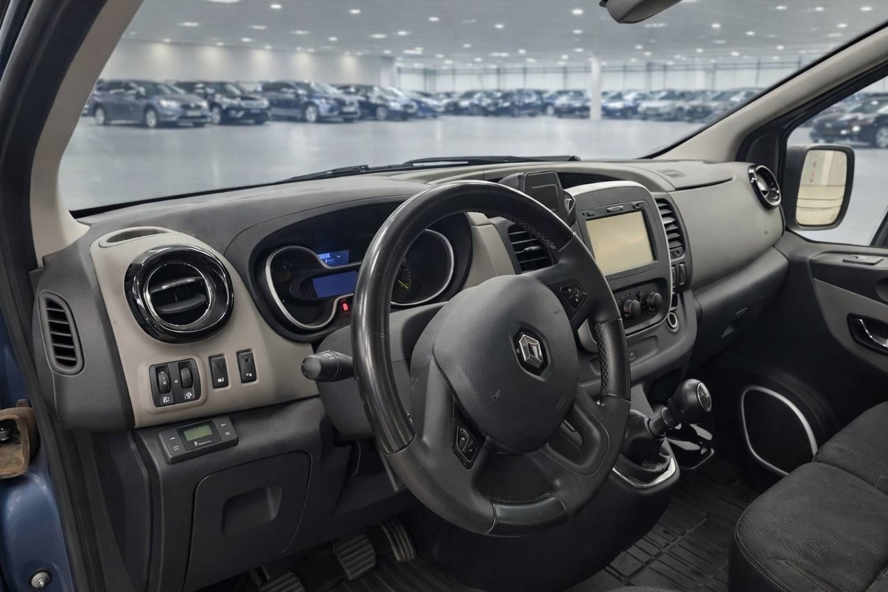 Renault Trafic 2015, photo 3/6