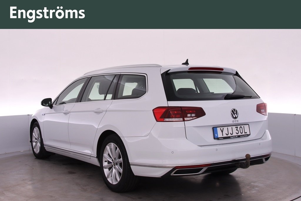 Volkswagen Passat 2022, photo 4/23