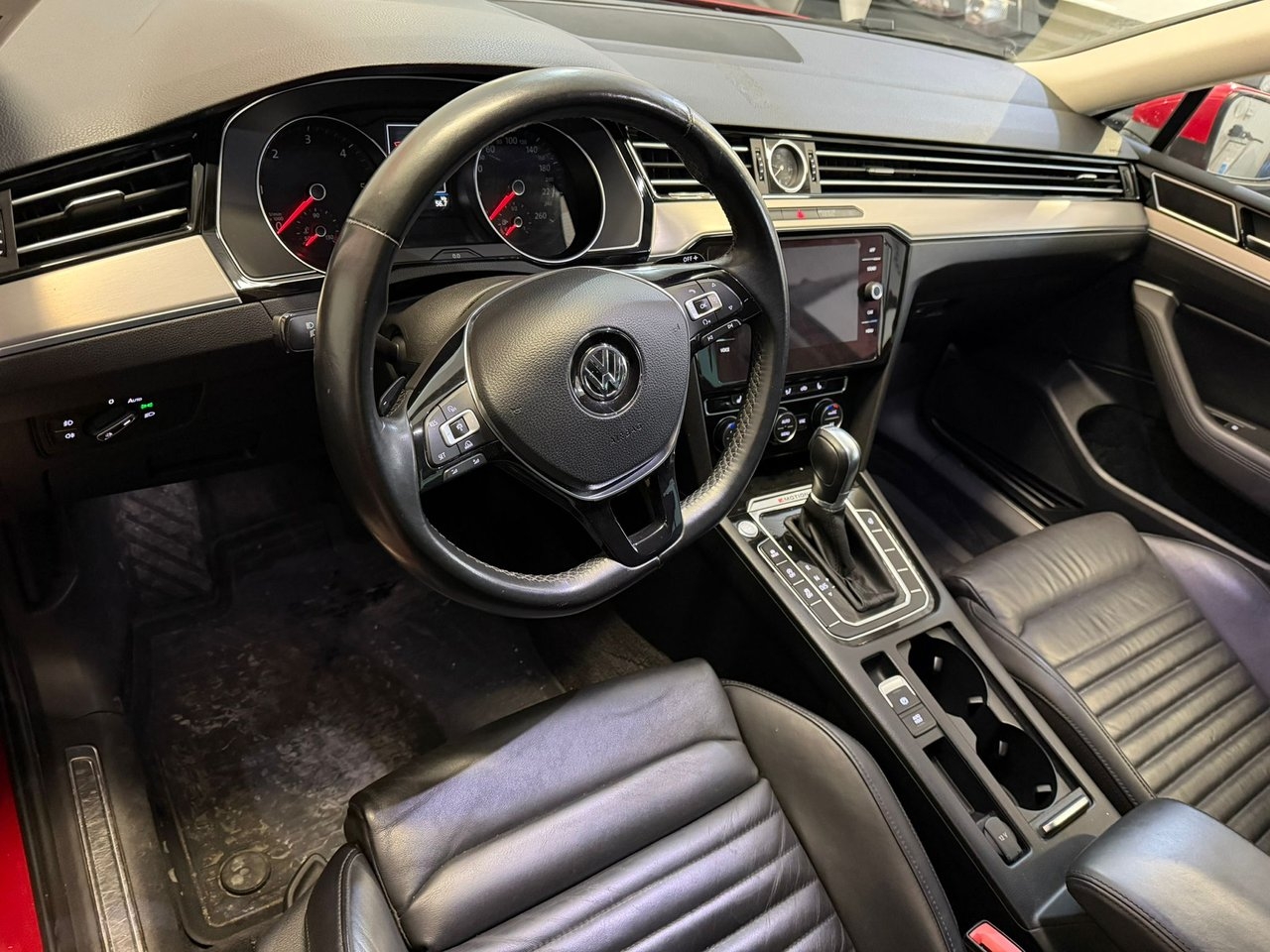 Volkswagen Passat 2018, bild 7/10