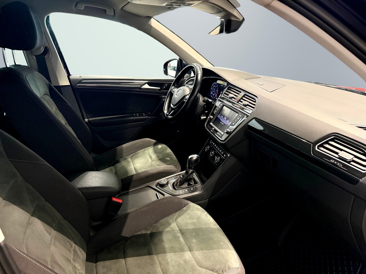 Volkswagen Tiguan 2017, bild 5/8