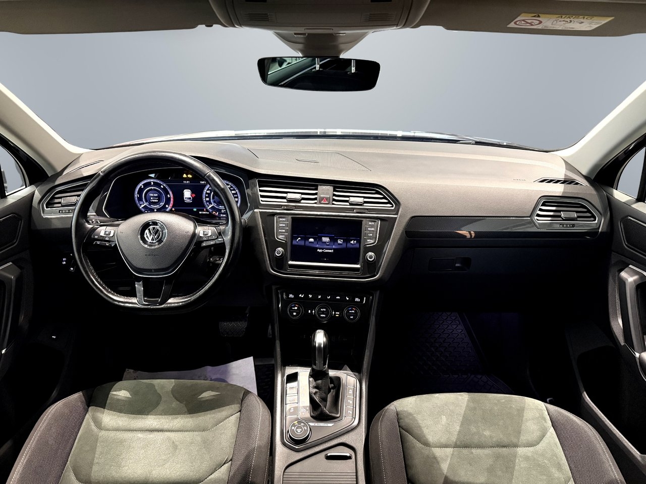 Volkswagen Tiguan 2017, bild 7/8