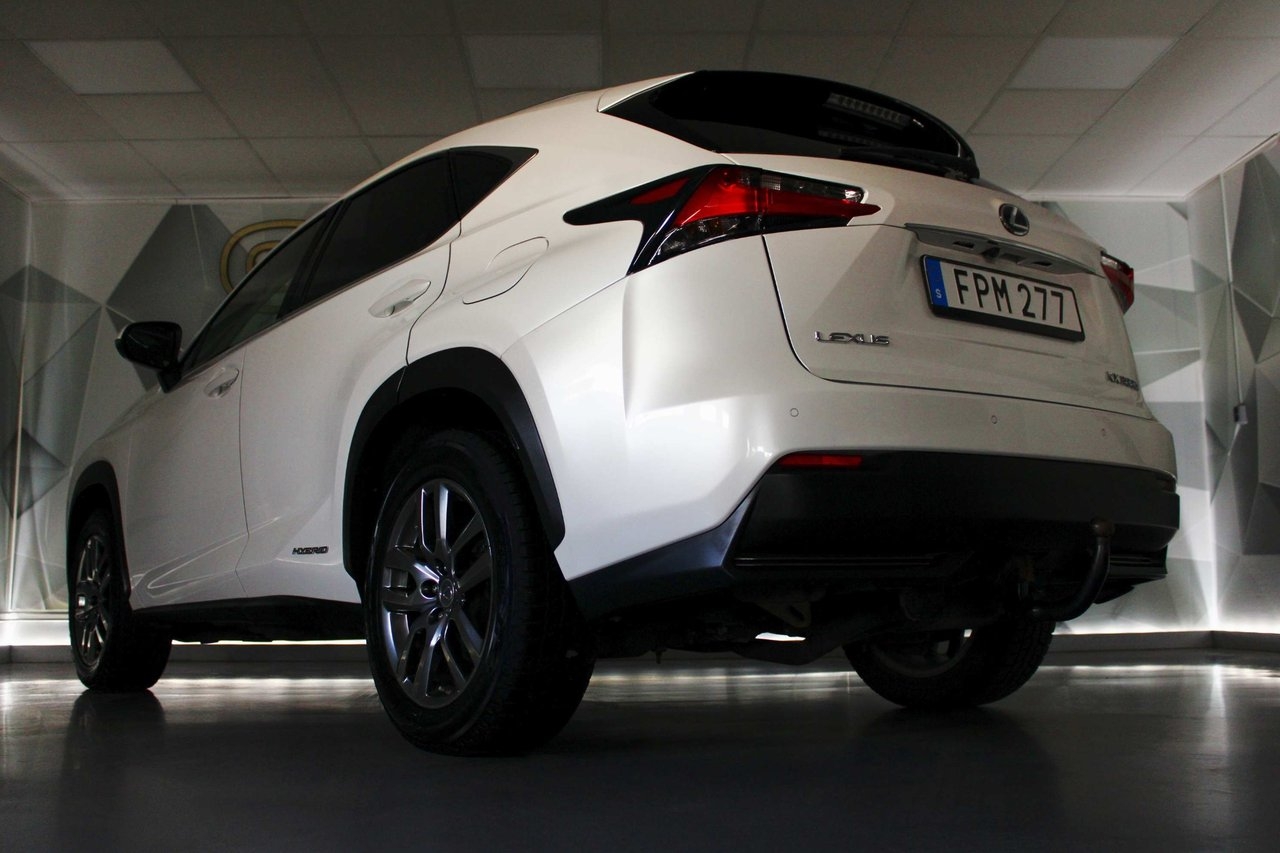 Lexus NX 300h AWD 2.5 E-CVT 197hk 2015, bild 7/10