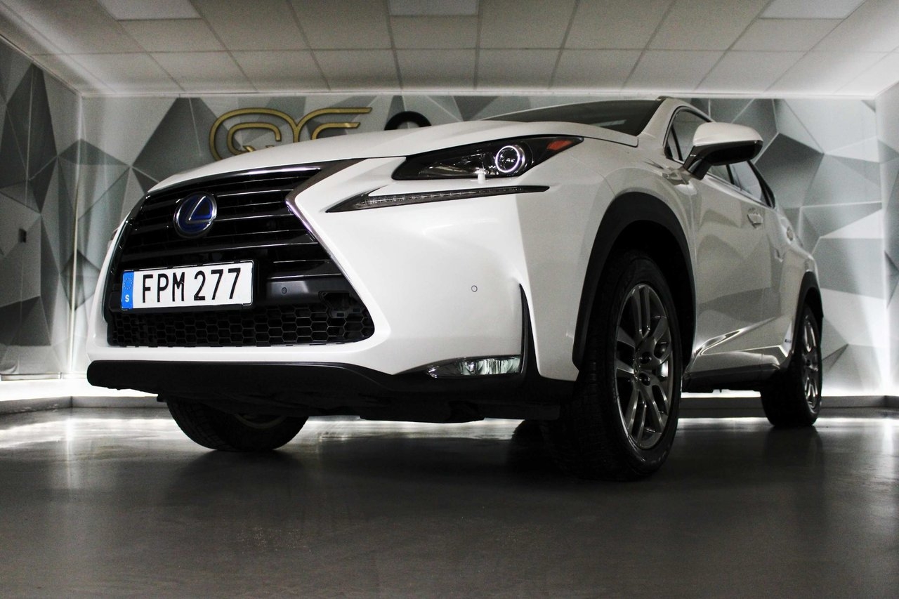 Lexus NX 300h AWD 2.5 E-CVT 197hk 2015, bild 5/10