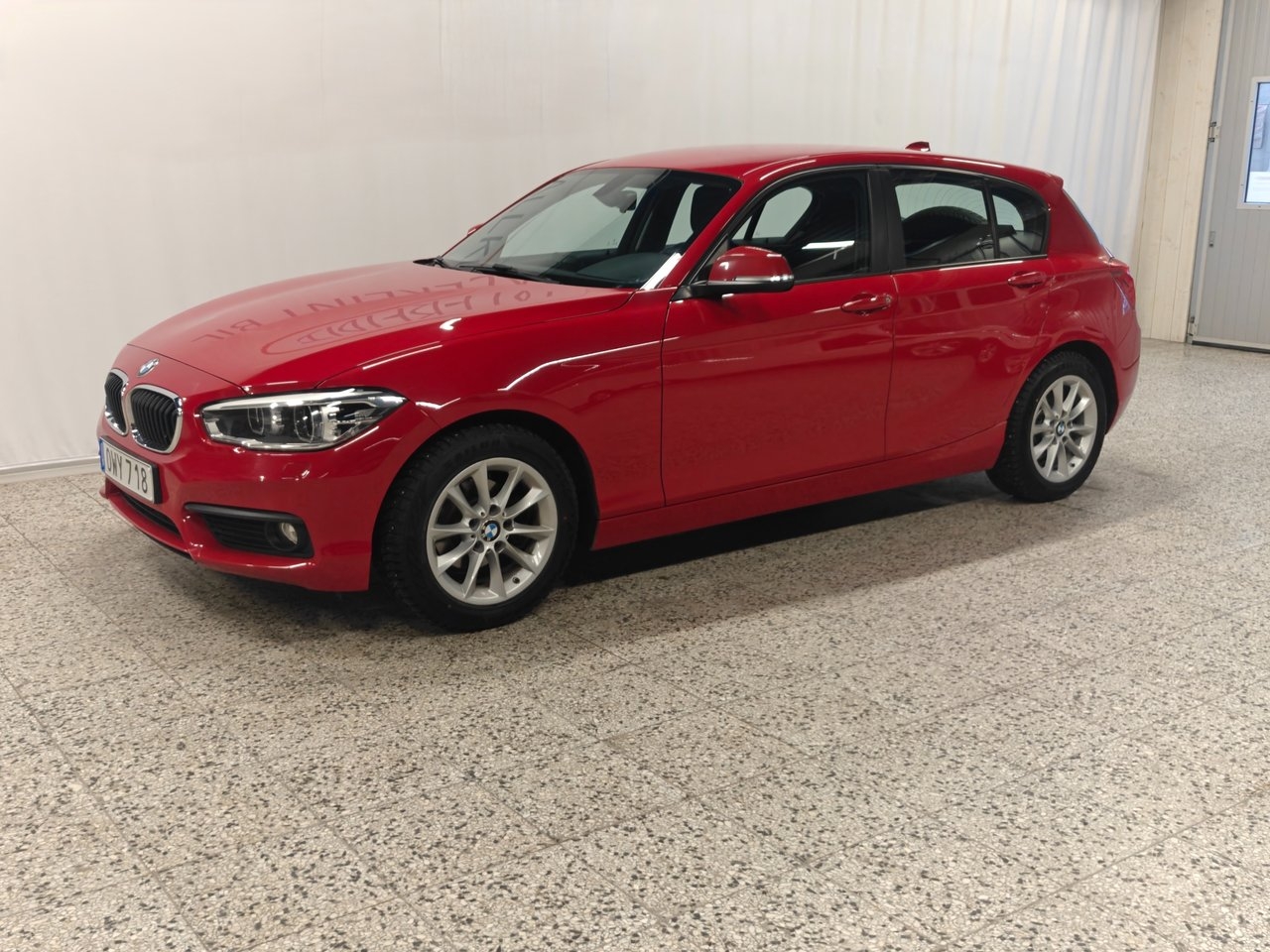 BMW 116 2016, photo 5/10