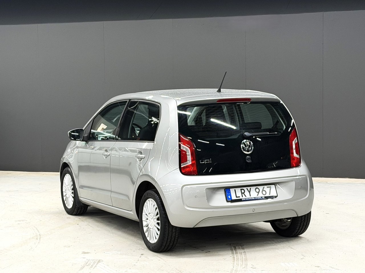 Volkswagen UP! 5-dörrar 1.0 MPI 2015, bild 3/11