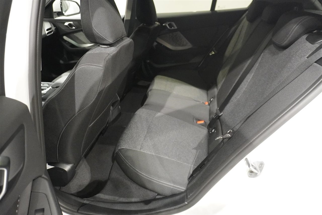 BMW 120 M Sport Design 2026, bild 5/16