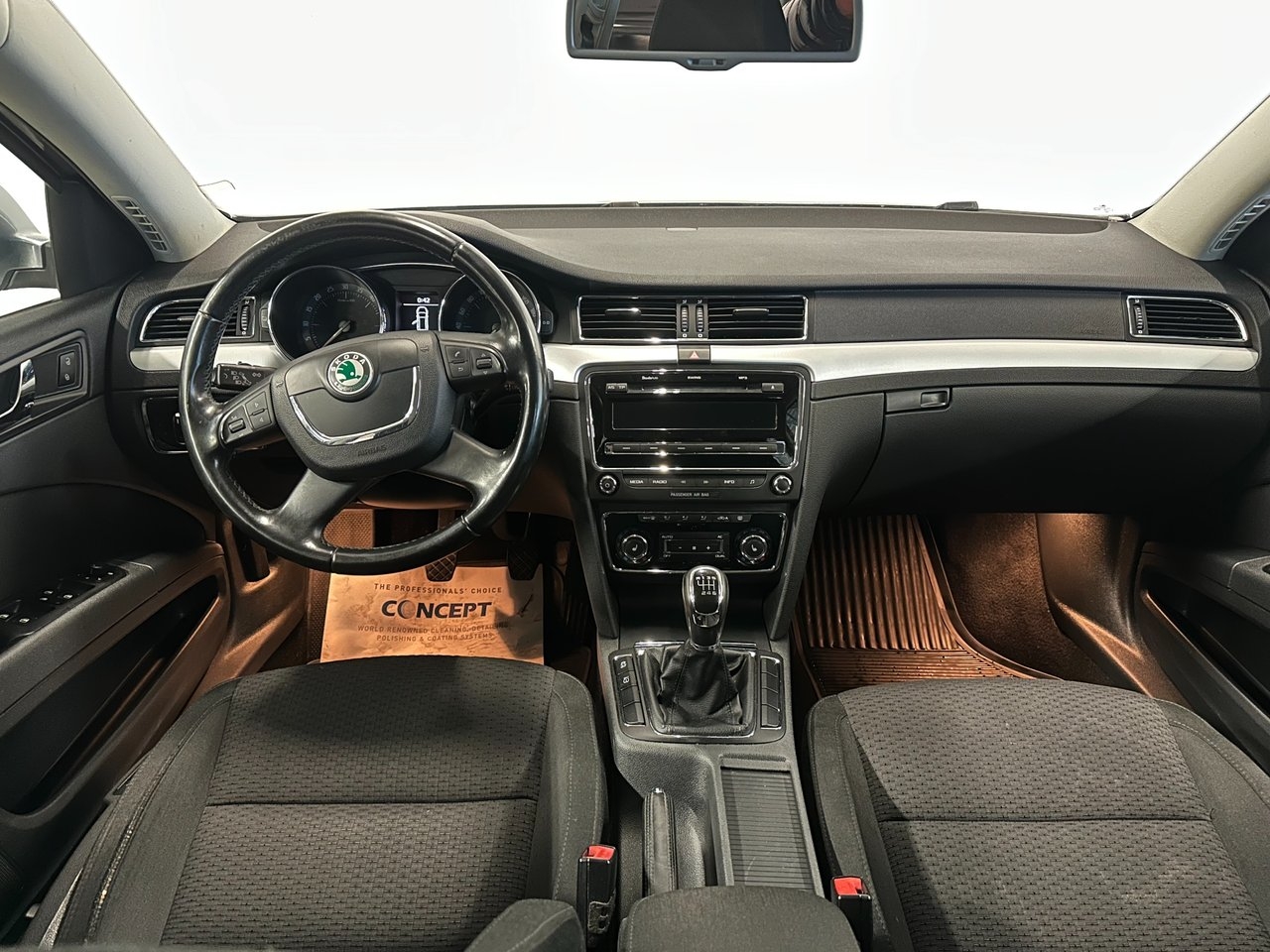 Skoda Superb 2011, bild 6/8