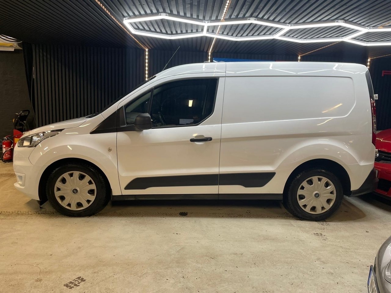 Ford Transit Connect 2019, photo 2/10